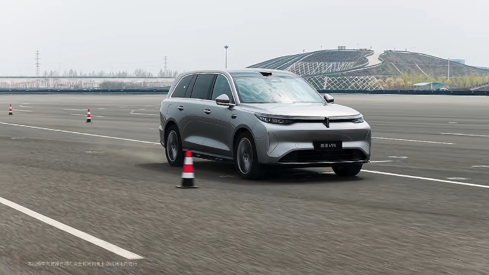 理想开启了增程的上半场，打死不做增程的长城汽车推出了魏牌V9X插混Hi4下半场，