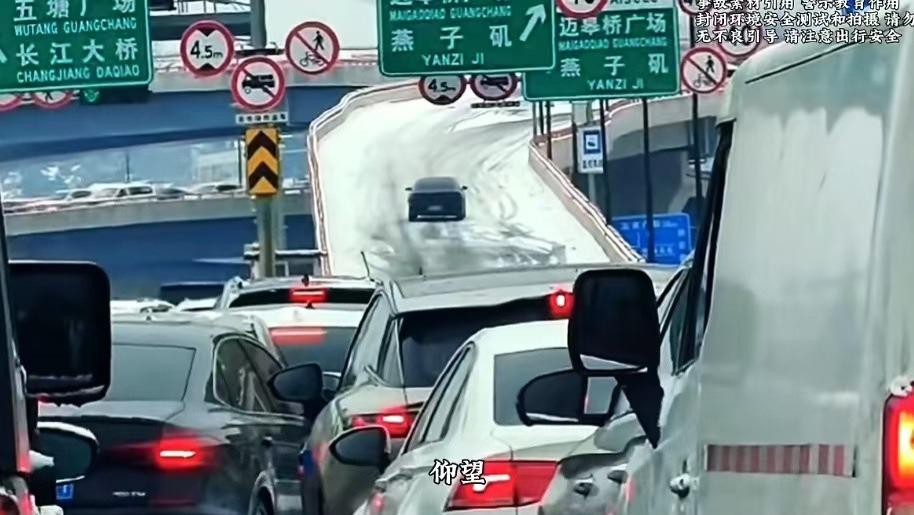 雪天爬坡“众生相” 比亚迪凭啥稳赢不打滑？