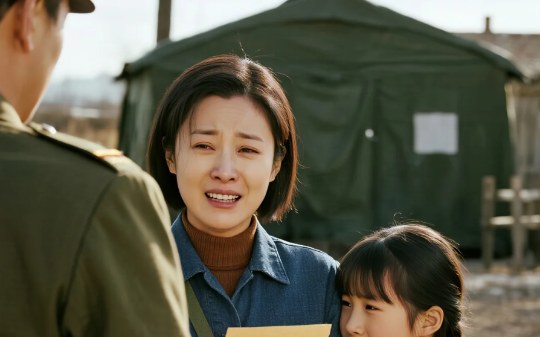 丈夫当兵10年从未回家，妻子带女儿探亲，部队：不存在这个人