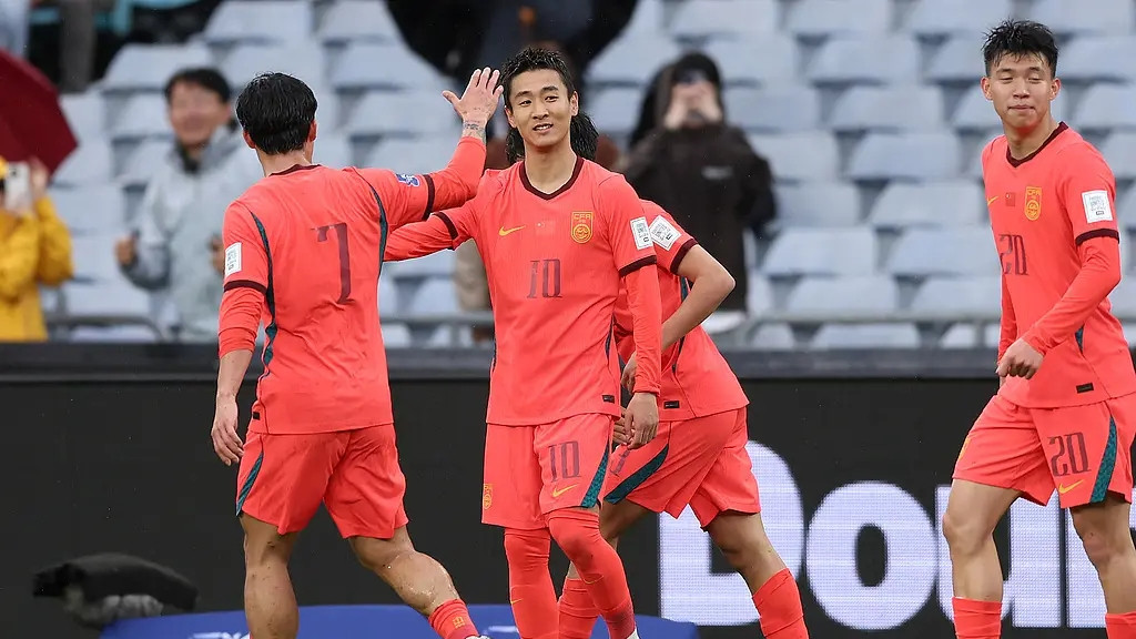 用世界杯新军找信心！首秀认真严谨，邵佳一为国足打上高压烙印