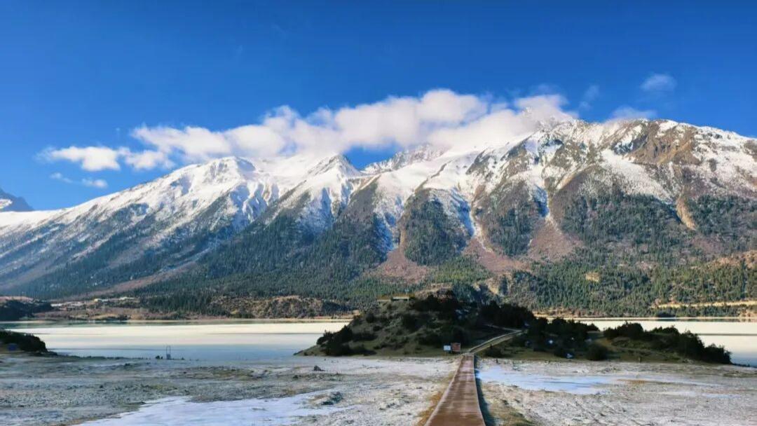 雪落湖山，一路向暖，眼睛在天堂丨冬季318川藏亲子自驾八宿-波密