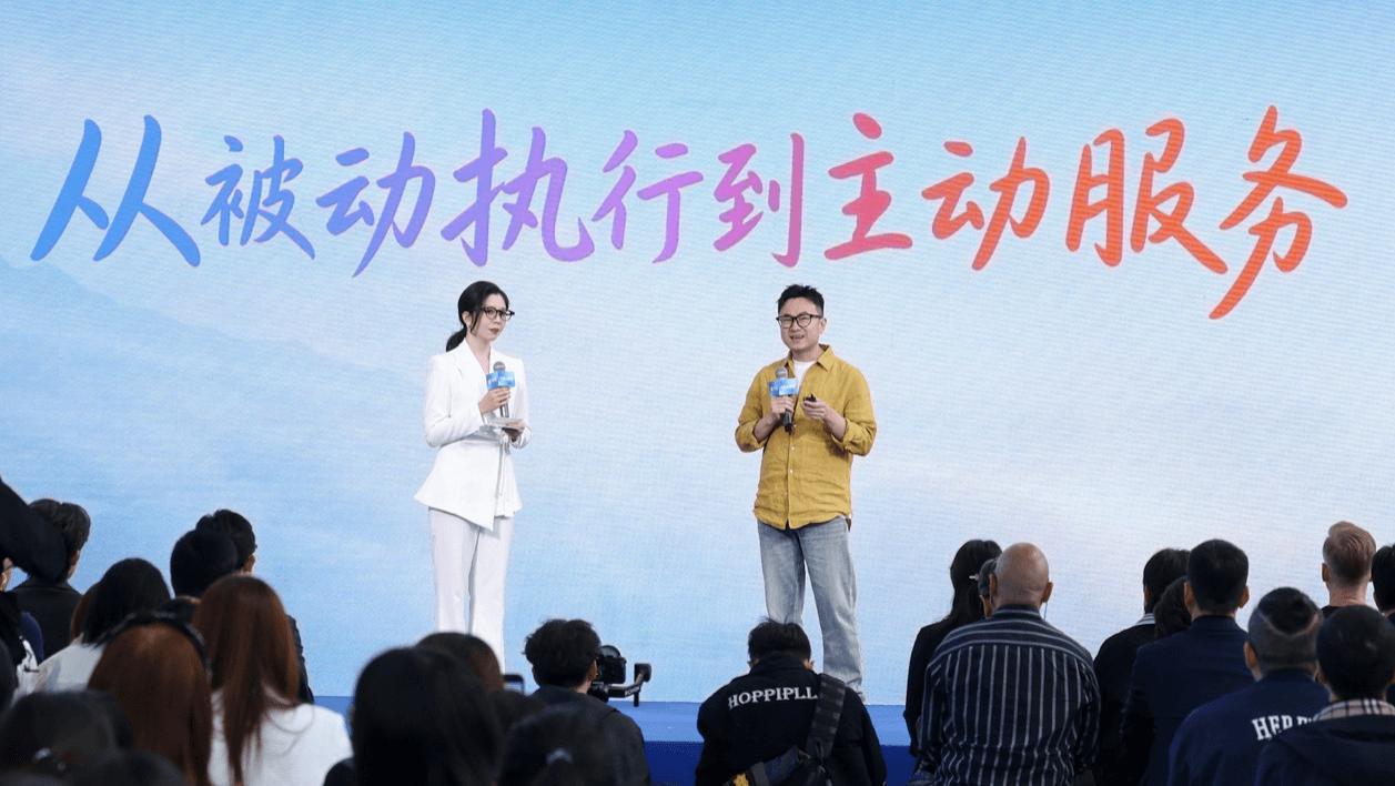 主动服务到位！千问AI眼镜S1大升级：Agent上脸，还有全球首个3D显示