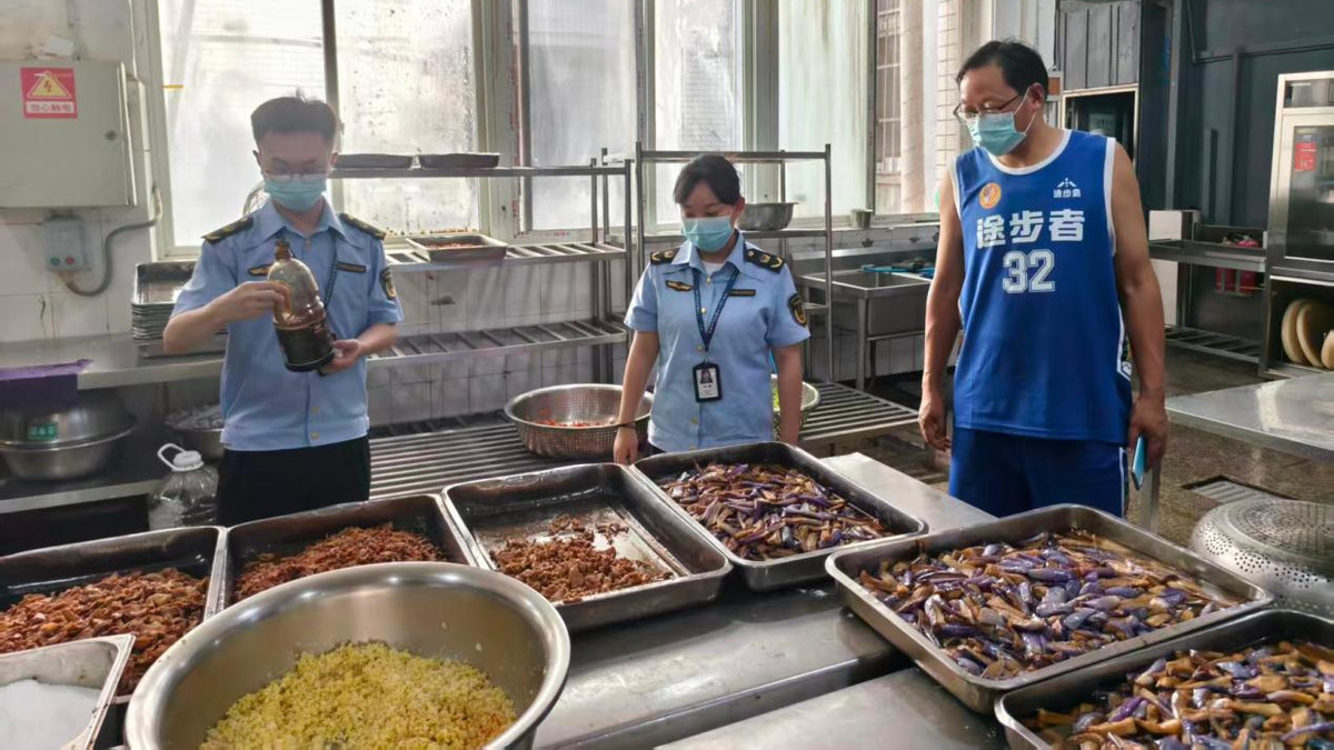 安岳县多举措筑牢暑期校园食品安全防线
