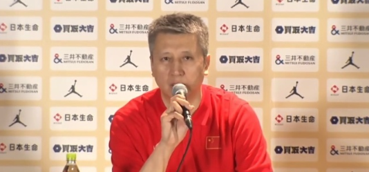 客场挑战日本，半场落后14分，中国男篮一度站在悬崖边。赛后郭士强指导指导表示，在