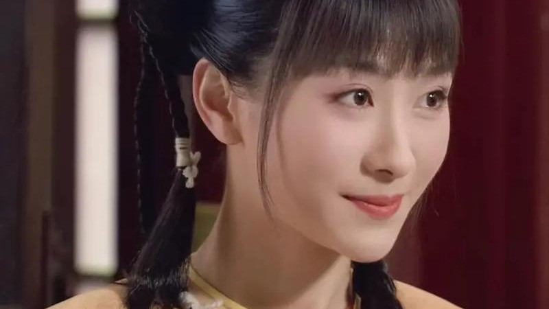 重刷《甄嬛传》破防了：安陵容拿的不是反派剧本，是打工人的真实人生
