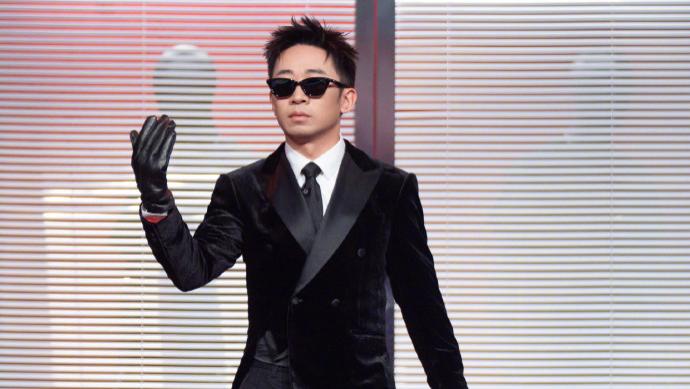 太会整活！杨迪cos张凌赫，战袍加身，红毯造型气场拉满