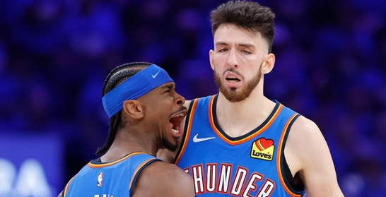 太阳已经全力防守，但还是架不住联盟第一。无限换防，快攻提术，防守拉满的同时还是保