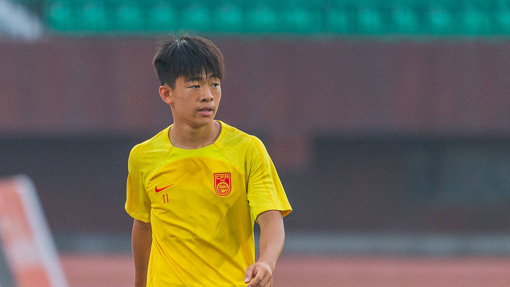 被搅黄的试训，没有“身份”的国少球员！到底是谁害了邝兆镭？