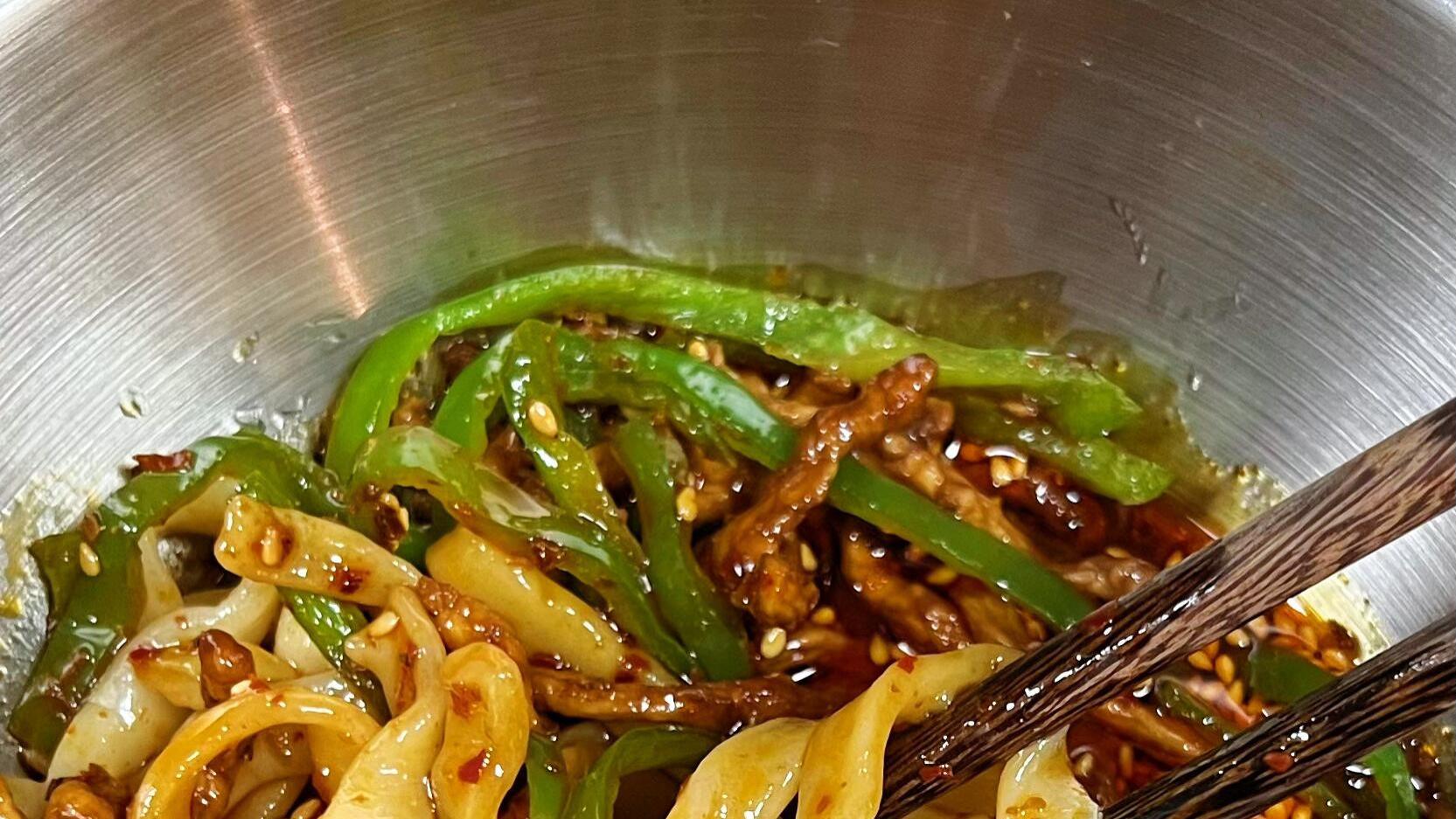 青椒肉丝面，专治没胃口的夜晚