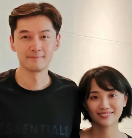 一直怀疑胡歌的审美有问题，江疏影哪里差了，胡歌偏偏就是不选 ​​​