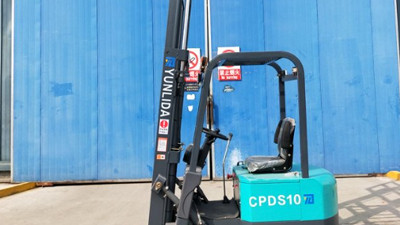 比四支点更灵活三支点电动叉车 2026年精选