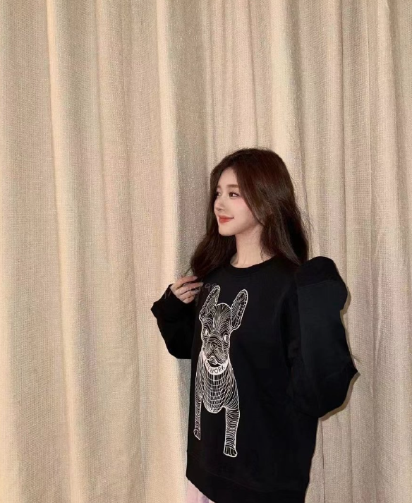 你是不属于我的月亮，但依旧在我的世界里闪闪发光