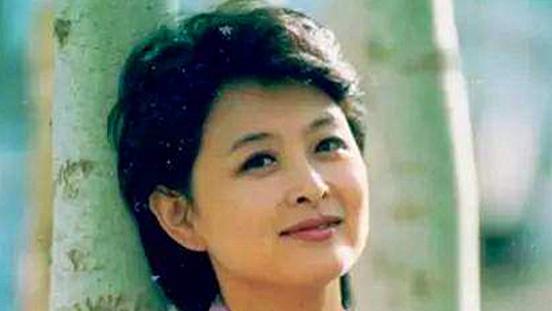 主播肖晓琳：55岁退休5个月后客死他乡，临终留25字遗言让人警醒
