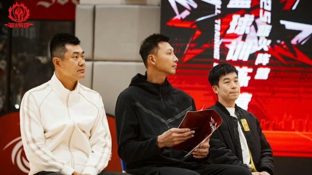 CBA最新消息，易建联现身训练营，林庭谦、汉兹当选周最佳！