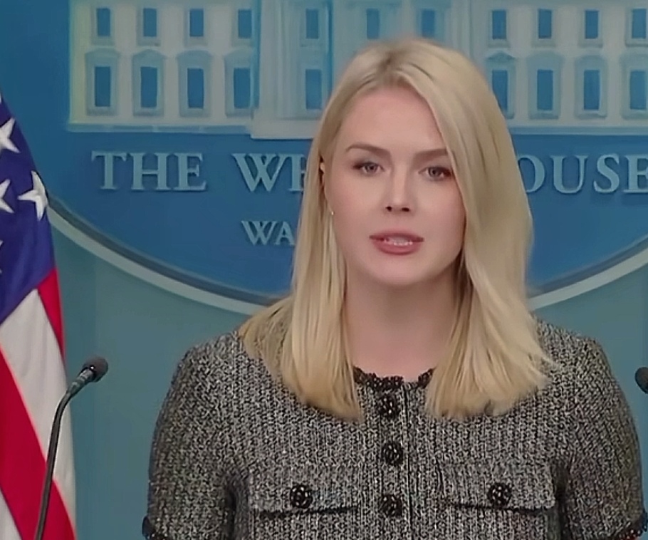 美国的护照上曾经有这么一句话：无论你在世界哪个角落，强大的美利坚合众国随时都是你