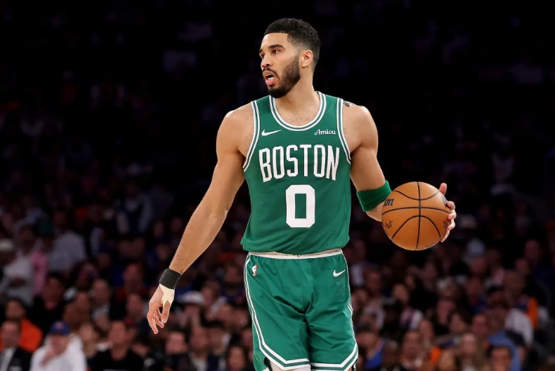 虽然塔图姆即将复出，但凯尔特人已经没有之前的竞争力了。上赛季怀特的空位三分准而量