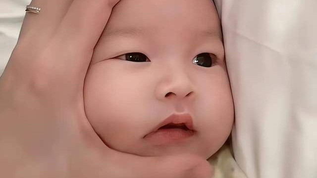 马筱梅不舍离开台北，大S昔日剥虾言论曝光，汪小菲被夸真宠妻