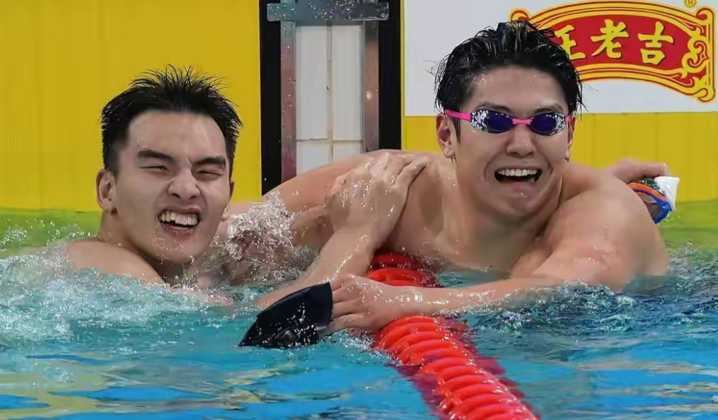昨晚进行的中国游泳公开赛诞生了两个并列冠军，昨天拿到男子50米蛙泳冠亚军的董志豪