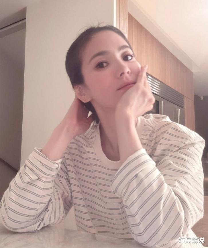 样是随手抓拍，为什么宋慧乔每张都像画报！