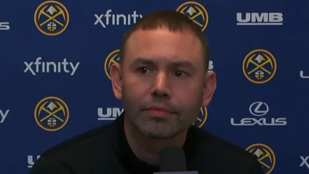 掘金除了尼克斯那场，其余输的比赛大部分是关键时刻，第一原因就是阿德尔曼这个教练，