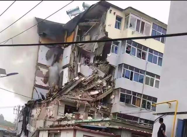 葫芦岛居民楼爆炸致3死，家属发声