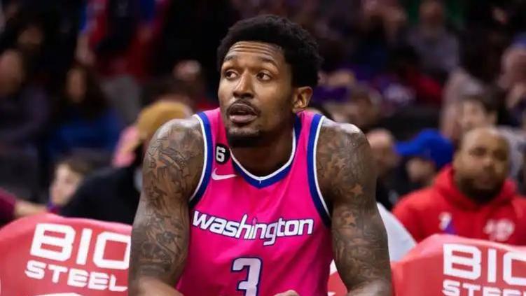 首发出场，仅得5分，这可是明星球员！快船怕是看走眼了