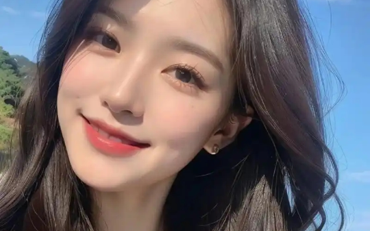 喝下午茶刷到找儿媳贴，放大一看，那些房产金条竟是我送女儿的嫁妆