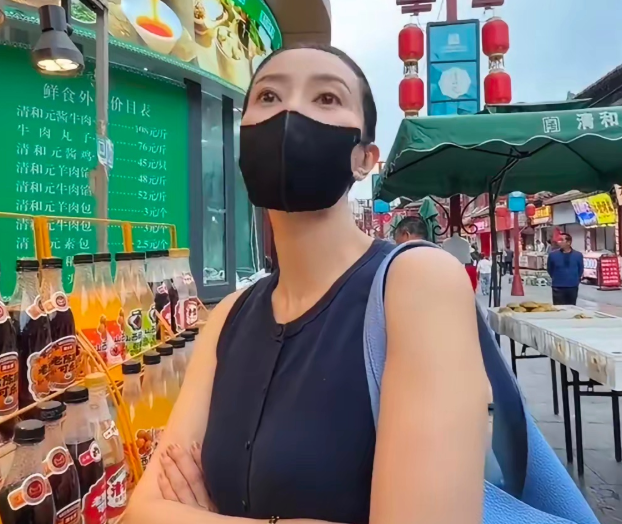 没想到啊！高圆圆饭量这么大
品尝太原碗托，一口气吃了54碗碗托！
虽然说这碗托分