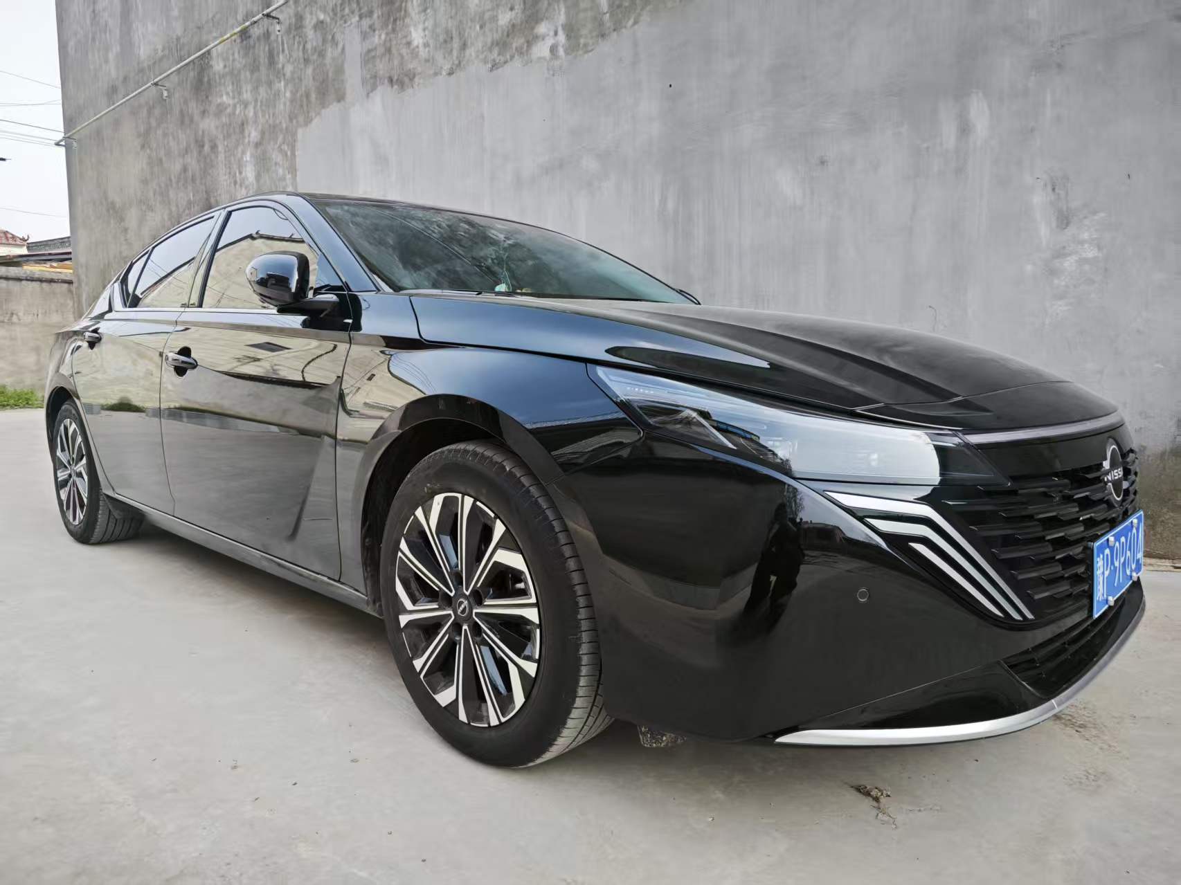 成功解锁新座驾，恭喜自己喜提东风日产天籁鸿蒙座舱！