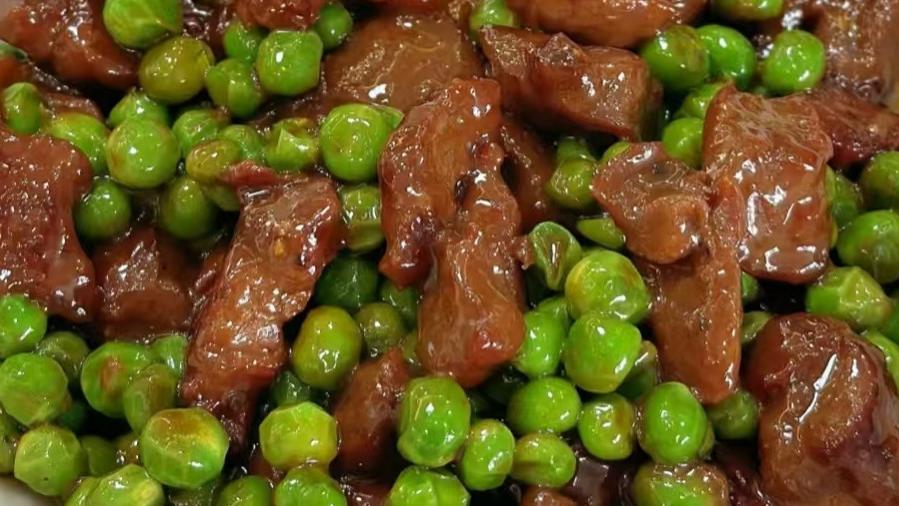 牛肉粒外焦里嫩，豌豆清甜爆汁，这搭配绝了！