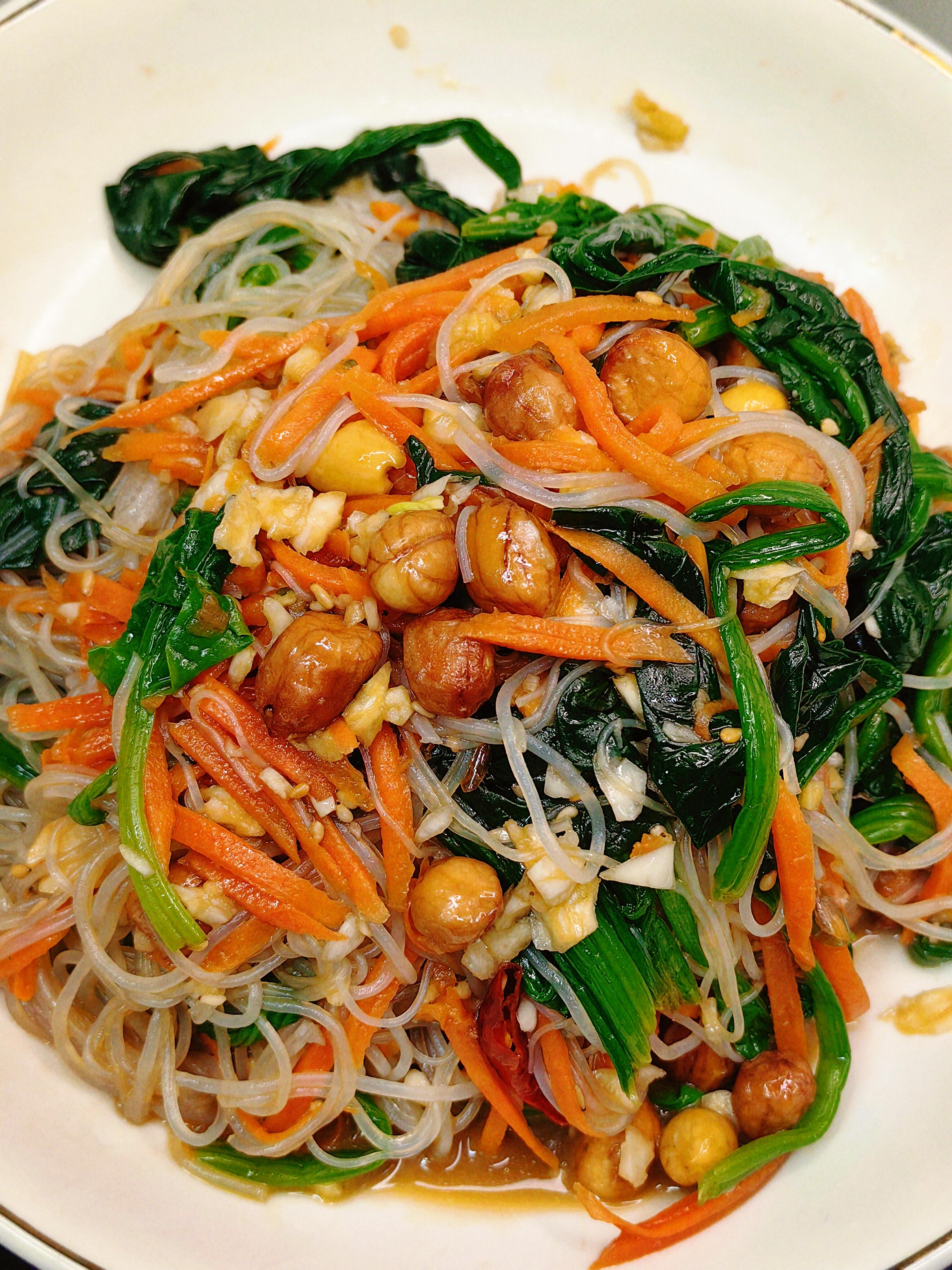 谁懂啊！没胃口的日子，全靠这道凉拌菠菜续命✨
救命！天气一暖就犯懒，吃饭都没胃口