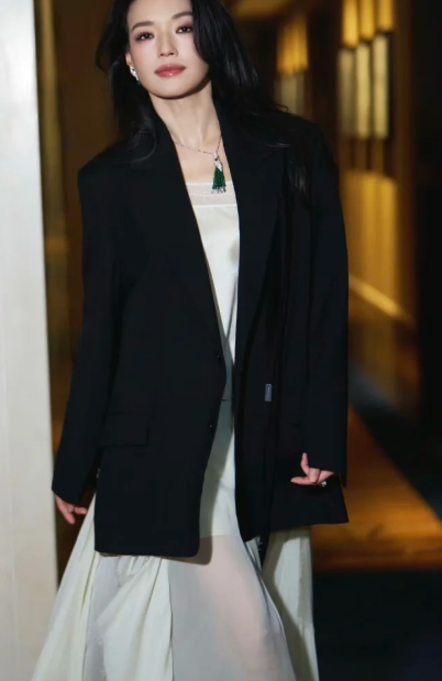 舒淇早春穿搭参考
靠自己的女人活得最有安全感
仔细想了又想，人生的确没有哪一个时