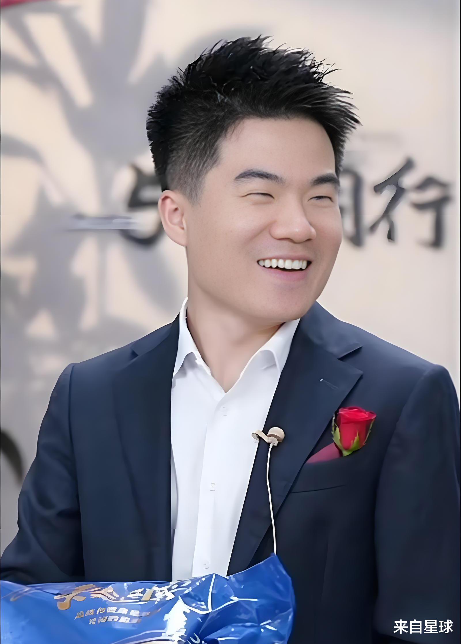 董宇辉卖春联被骂上热搜：这纯粹是无中生有的指责