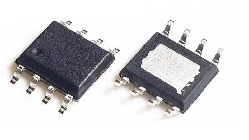 IP2070L_02S至为芯支持A+C口快充的24W功率AC/DC方案芯片