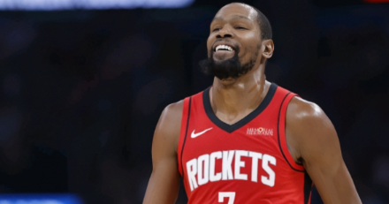 杜兰特20分，火箭大胜鹈鹕。NBA常规赛，火箭客场挑战鹈鹕，这场比赛，杜兰特是得