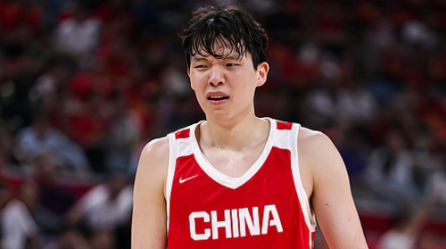为什么杨瀚森在夏季联赛能打好在国家队却打得一团糟？NBA夏季联赛，打完两场的杨瀚
