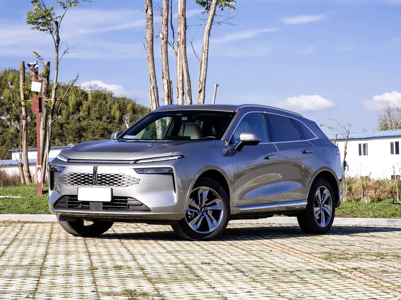 长城全新插混中型SUV上市！售价亲民且外观动感，纯电续航16