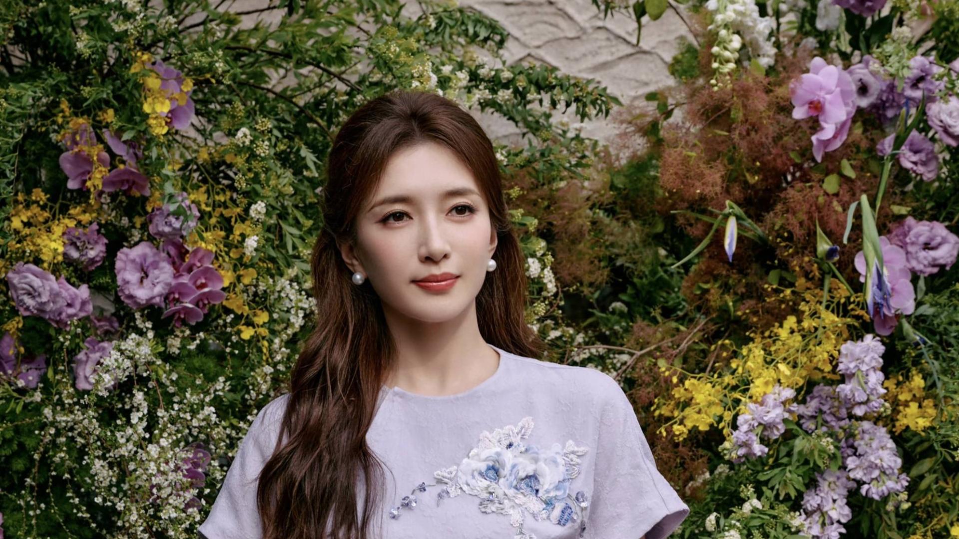 江疏影淡紫新中式造型出圈, 大秀化身“江南美人”惊艳众人
