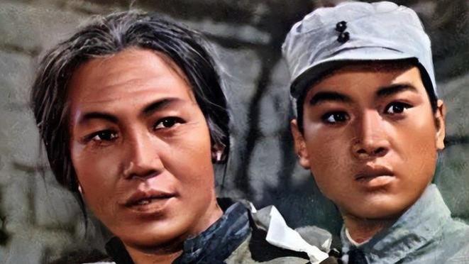 有人说，人生最唏嘘的，莫过于半生荣光满身，晚年却活成旁人看不懂的模样