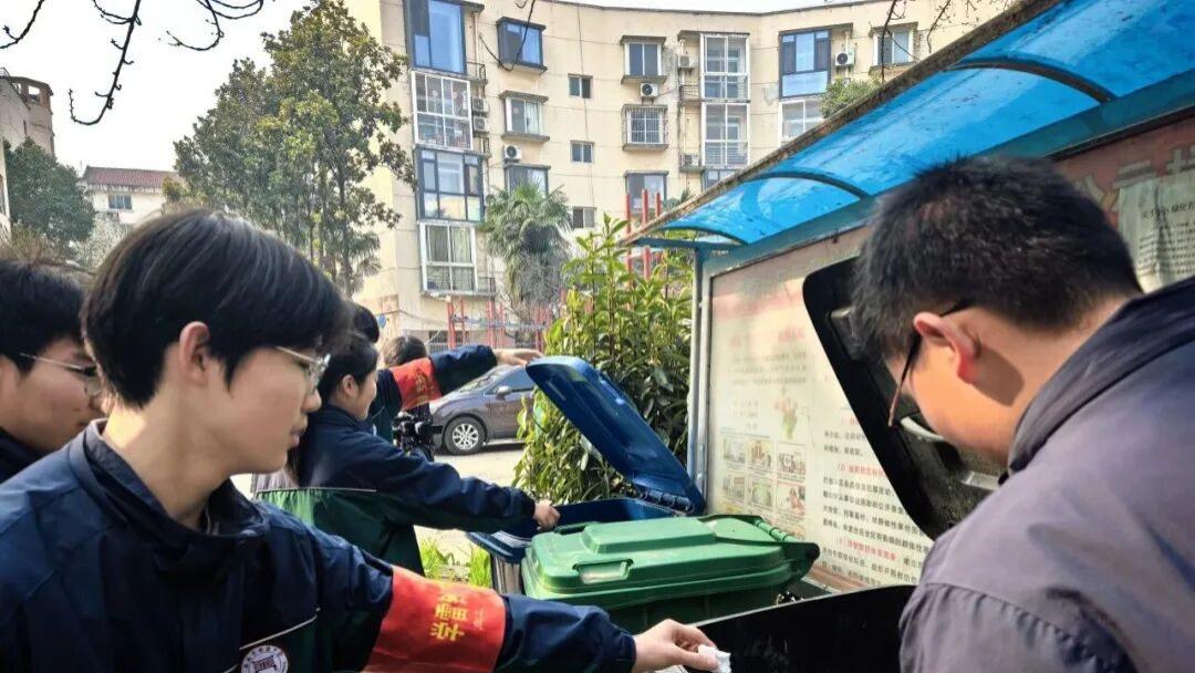 生态宣传进社区 健康服务暖人心