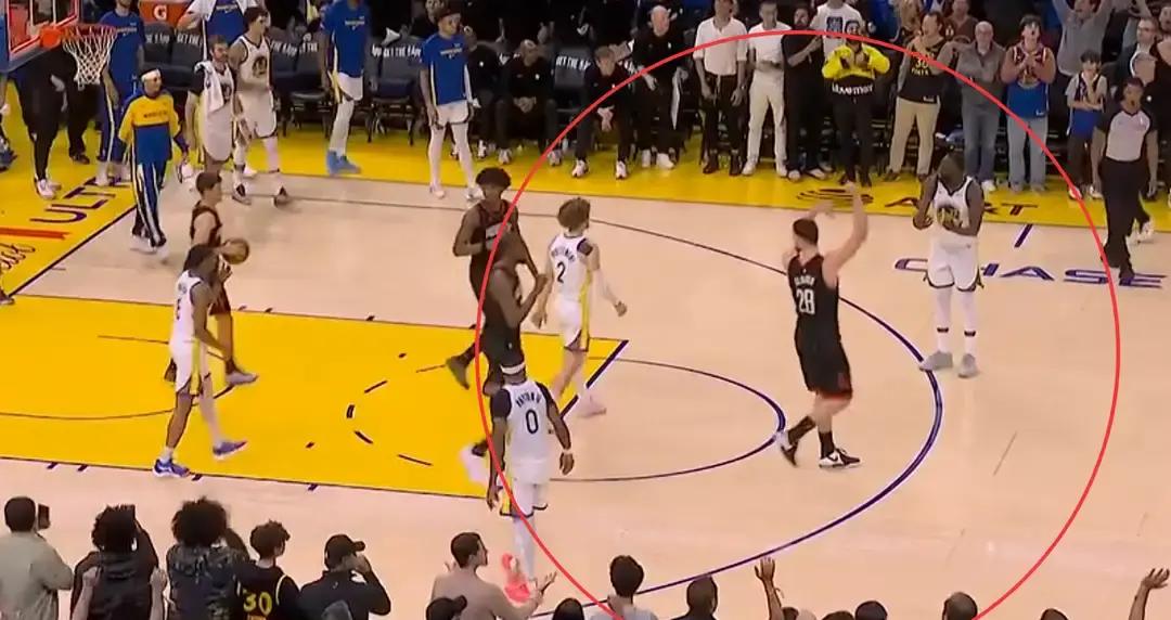 说波杰不给库里挡拆，去双挡拆真的是好选择吗？

对面火箭会直接让你换到申京单防库