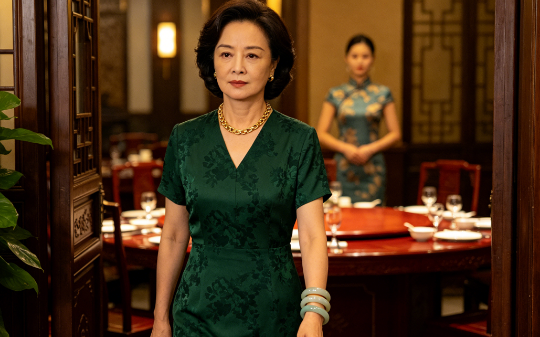 见家长被未来婆婆当众羞辱穷酸，表姐开着保时捷来截胡，我直接分手还帮男友做了财产隔离