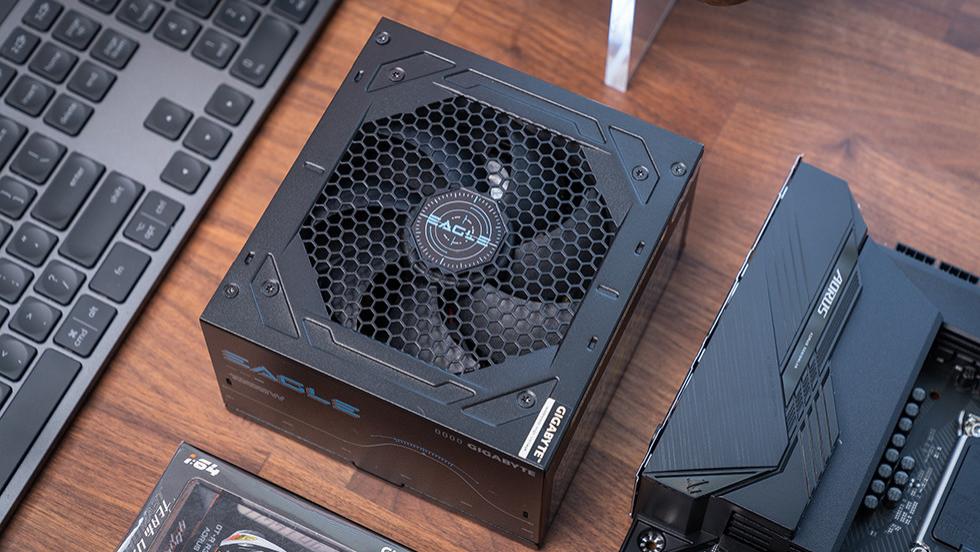 白金效能+ATX3.1满配，技嘉 GP‑EG1000PM PG5 电源开箱评测