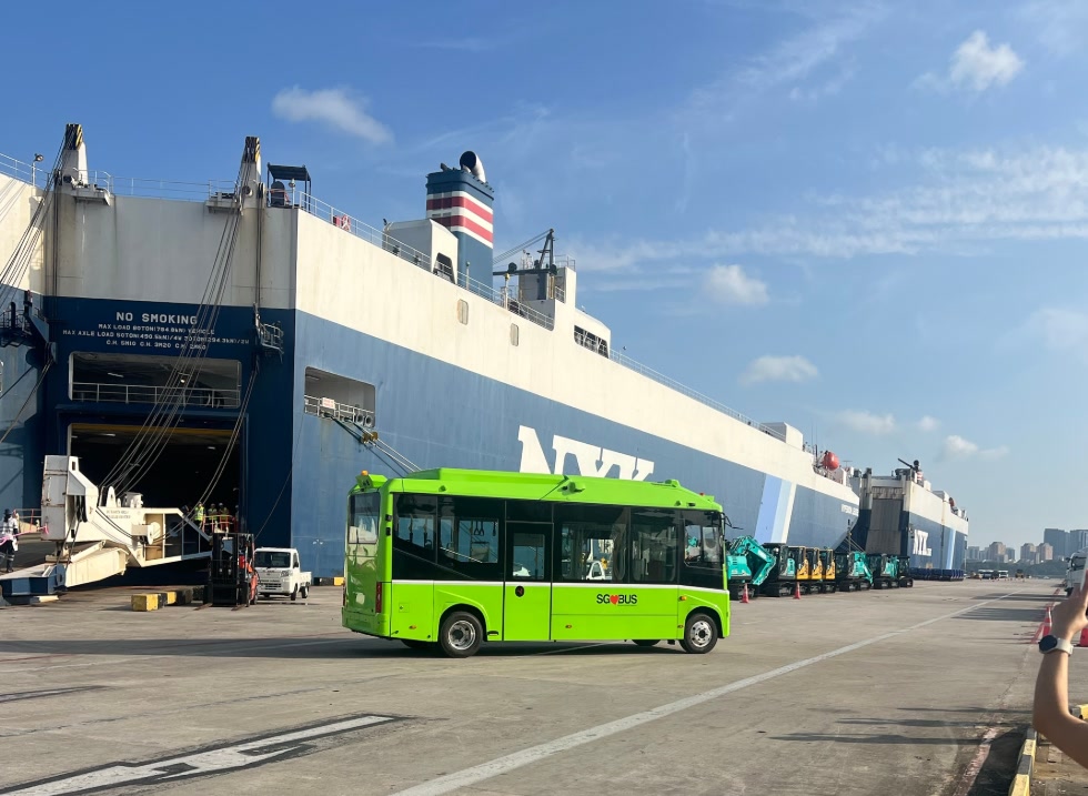 新加坡迎来首辆“中国造”自动驾驶公交巴士
