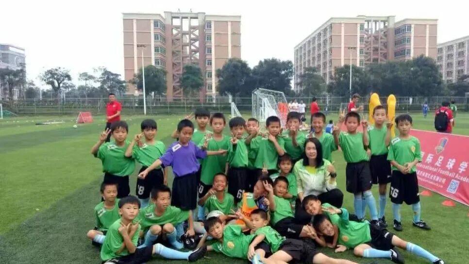 苏超与琼超，中国草根足球的一体两面