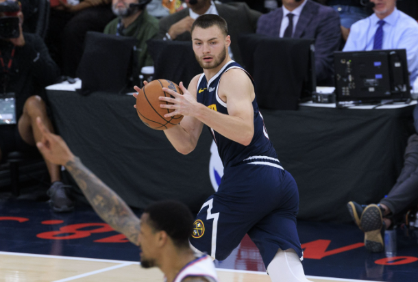 昨天打掘金的比赛，场上内容波杰是比布劳恩强的，布劳恩5年1.25亿

布劳恩25