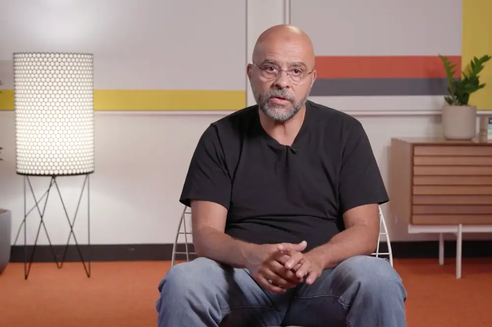 英语：谷歌前高管称人工智能将颠覆CEO和资本主义