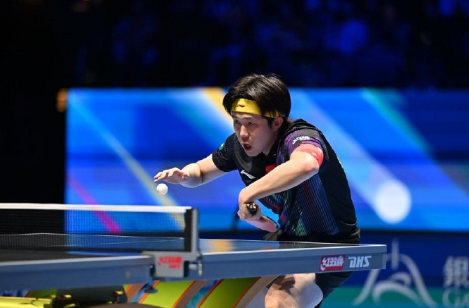 不再躲在团队光环里，不再被调侃依赖队友撑腰。本届赛事王楚钦全程孤军作战，一路鏖战