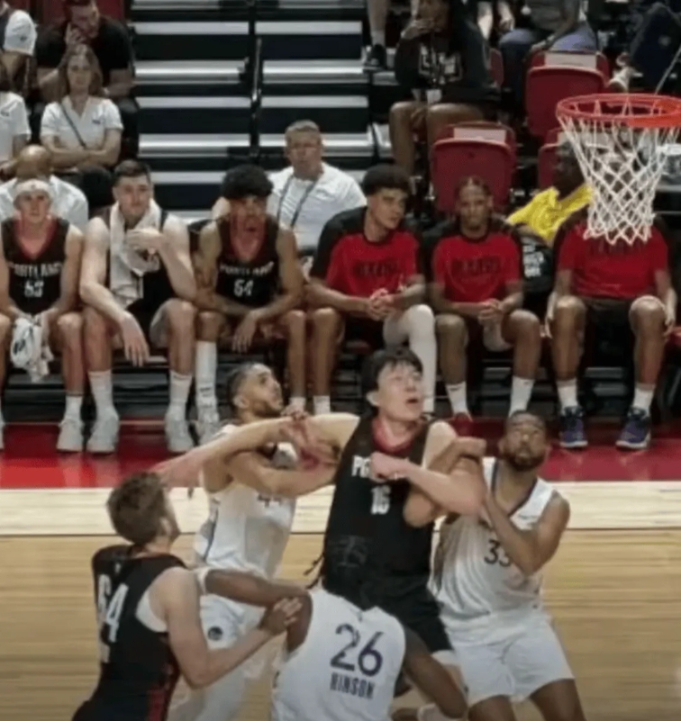 近期，杨瀚森两次下放发展联盟，是否真的受伤了？
2026年3月3日，开拓者发展联