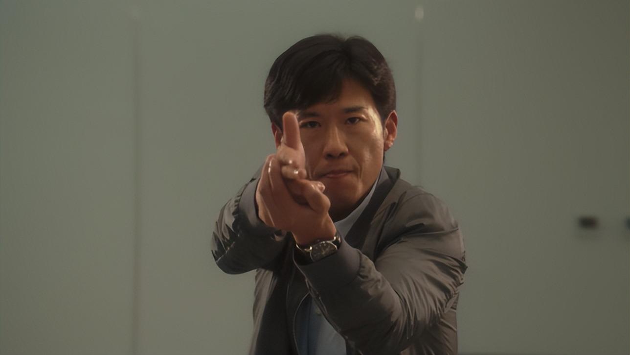 换立场看《低智商犯罪》，主角不像主角，配角不像配角，群演不像群演